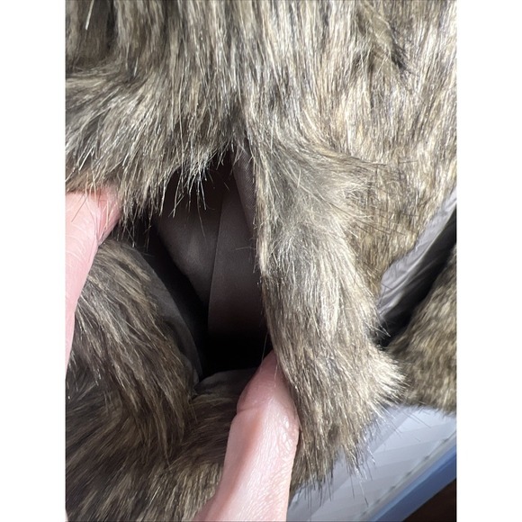 Old Navy Faux Fur Lined Vest Women's Size Medium NWT - Picture 6 of 8